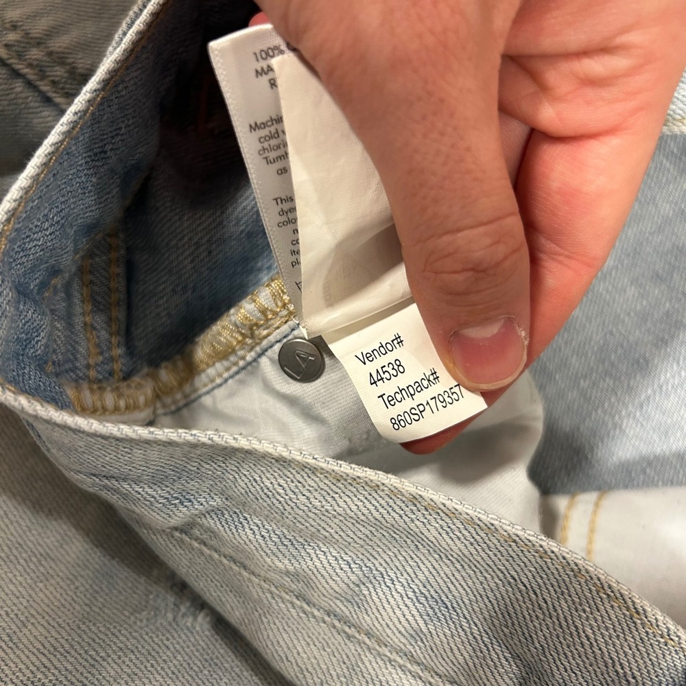 PacSun Boyfriend‎ Jeans Light Wash Distressed Ripped Raw Hem Women's Size 28 - Picture 5 of 10